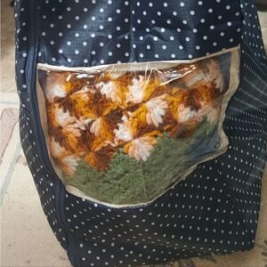 Collapsible laundry bag/under bed storage bag